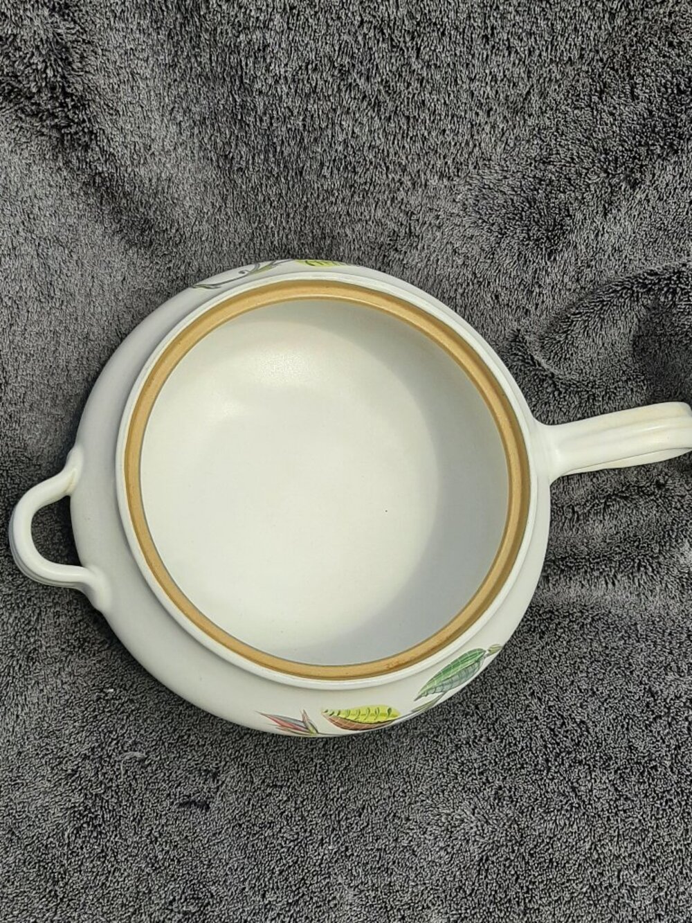 Denby 4 PT Round Flared Handle Covered Casserole "Spring" - Picture 7 of 9